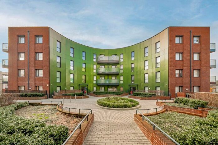 1 Bedroom Flat For Sale In Beames Road, Harlesden, NW10