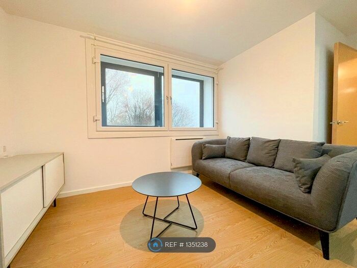 1 Bedroom Flat To Rent In Mandale House, Stockport, SK4