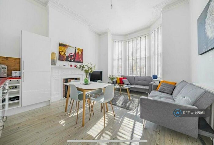 3 Bedroom Flat To Rent In London, London, NW6