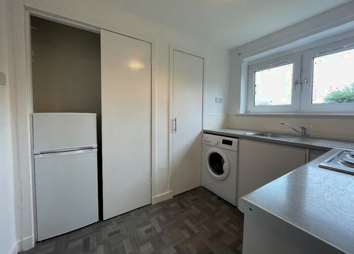 1 Bedroom Flat To Rent In Clarkwell Road, Hamilton, South Lanarkshire, ML3