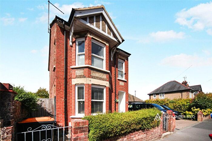 4 Bedroom House To Rent In Borough Road, Dunstable, LU5