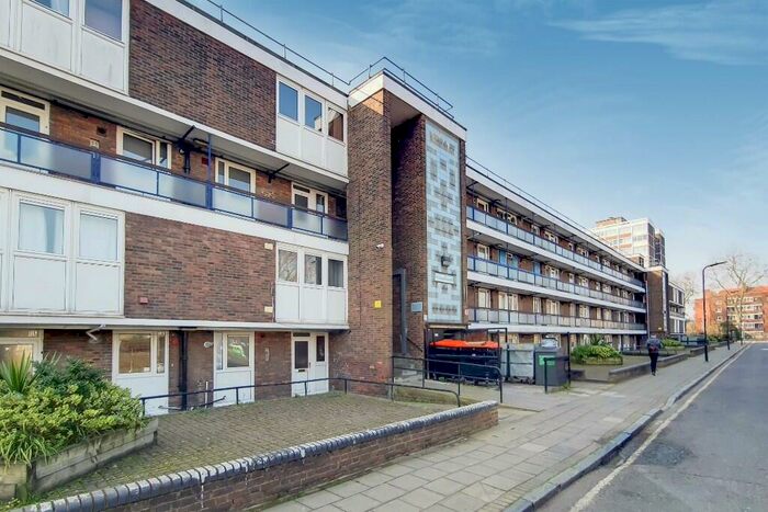 3 Bedroom Maisonette To Rent In Pownall Road, London, E8