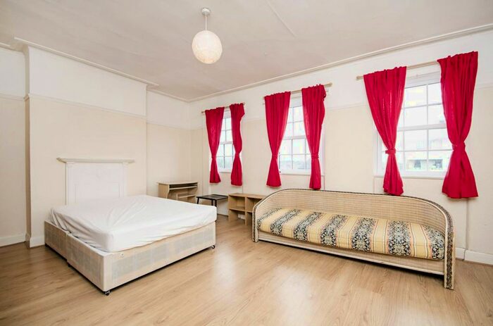 1 Bedroom Flat To Rent In Ashbourne Parade, Temple Fortune, London, NW11