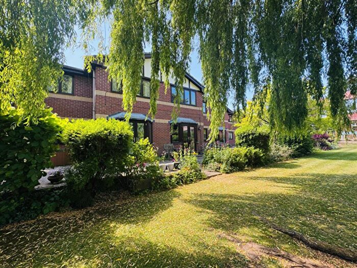 2 Bedroom Apartment For Sale In Shelford Road, Radcliffe-On-Trent, Nottingham, NG12