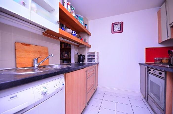 2 Bedroom Flat For Sale In Franklin Building, Westferry Road, London, E14