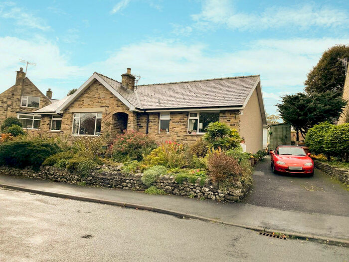 3 Bedroom Detached Bungalow For Sale In High Bank, Threshfield, BD23