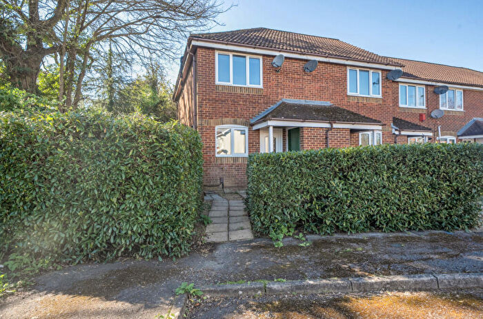 2 Bedroom End Of Terrace House For Sale In Milward Gardens, Binfield, Bracknell, Berkshire, RG12