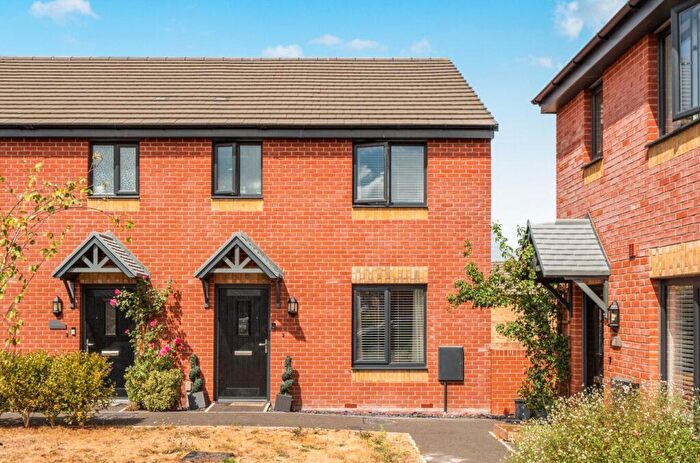 3 Bedroom Semi-Detached House For Sale In Roman Avenue, Exeter, EX1