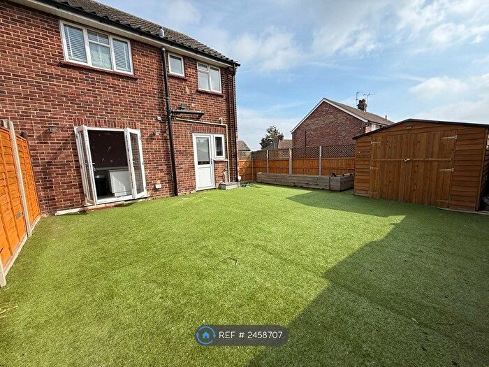 3 Bedroom Semi-Detached House To Rent In Keary Road, Swanscombe, DA10