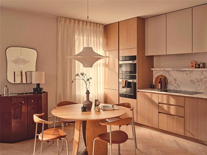 2 Bedroom Flat For Sale In Newton Road, London, W2