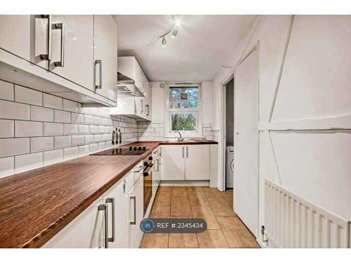 1 Bedroom Flat To Rent In Slade Walk, London, SE17