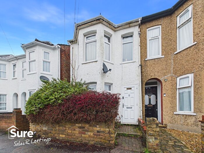 3 Bedroom Semi Detached House To Rent In Ebberns Road, Hemel Hempstead, Hertfordshire, HP3