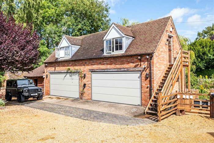6 Bedroom Country House For Sale In Church Road, Snitterfield, Stratford-upon-Avon, CV37