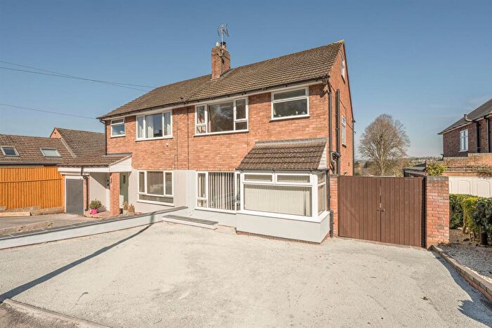 3 Bedroom Semi-Detached House For Sale In Kingsley Road, Kingswinford, DY6