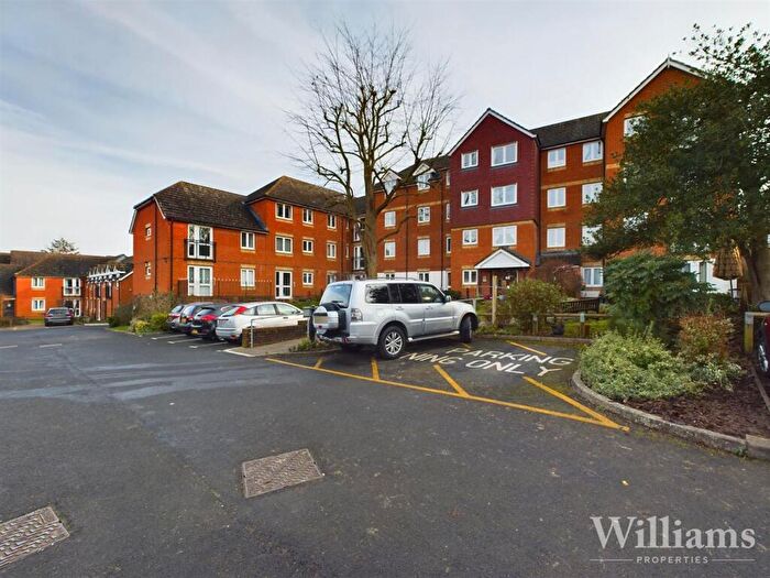 1 Bedroom Retirement Property For Sale In Willow Road, Aylesbury, HP19