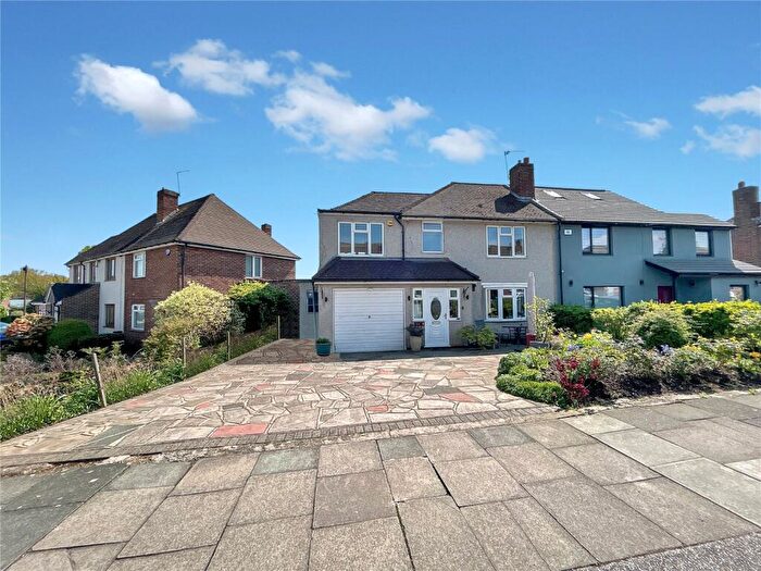 4 Bedroom Semi-Detached House For Sale In Davenport Road, Sidcup, DA14