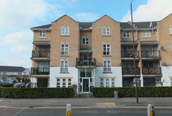 2 Bedroom Flat To Rent In Highfield Road, Feltham, TW13
