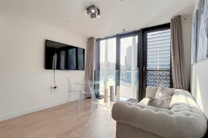 Flat To Rent In Great Eastern Road London, E15