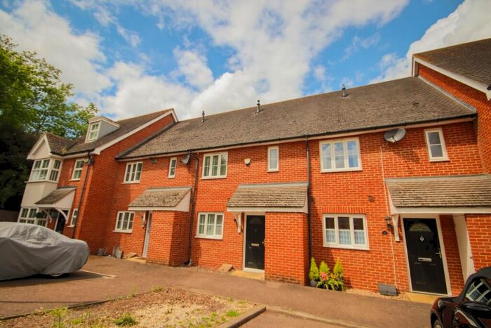 2 Bedroom House To Rent In Fitzgilbert Close, Gillingham, ME7