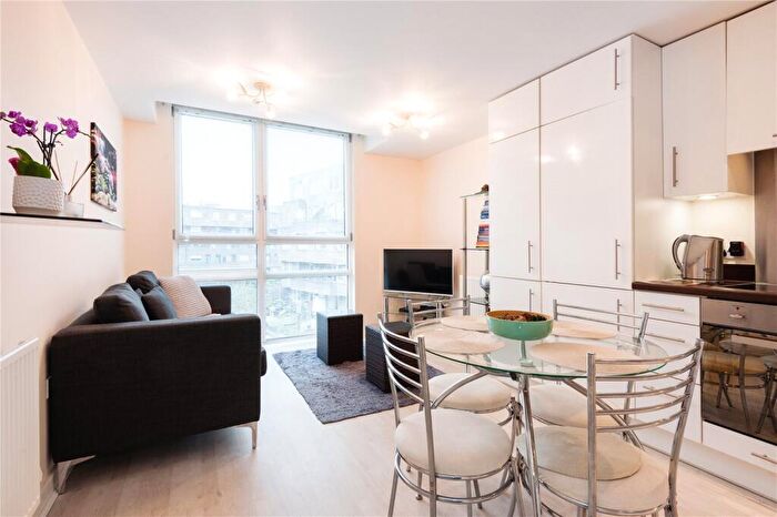 1 Bedroom Apartment To Rent In Lamb's Passage, London, EC1Y