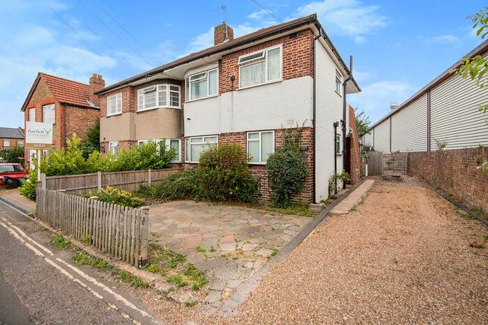 2 Bedroom Maisonette To Rent In Colne Road, Twickenham, TW2