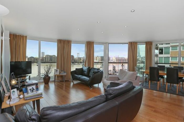 2 Bedroom Flat To Rent In Wapping High Street, London, E1W