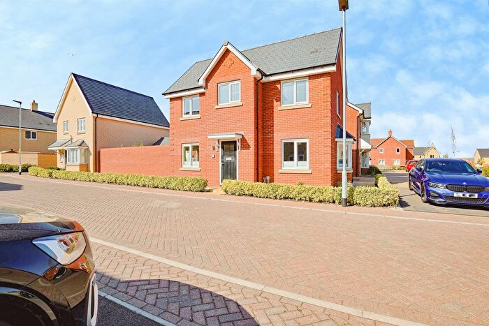 3 Bedroom Detached House For Sale In Osbourne Way, Bury St. Edmunds, IP32
