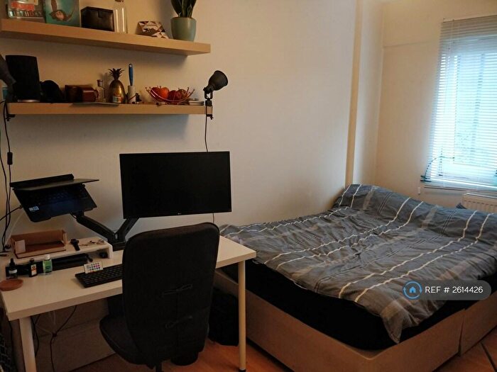 4 Bedroom Flat To Rent In Grimthorpe House, London, EC1V