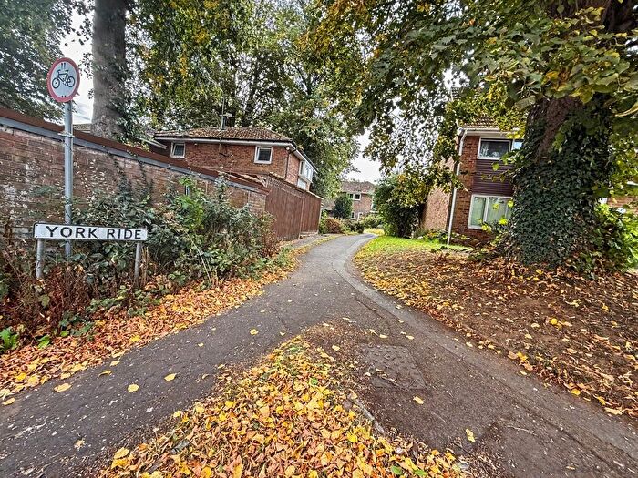 3 Bedroom End Of Terrace House For Sale In York Ride, Weedon, NN7