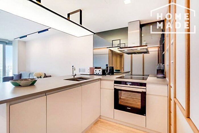 2 Bedroom Flat To Rent In Manhattan Loft Apartments, E20