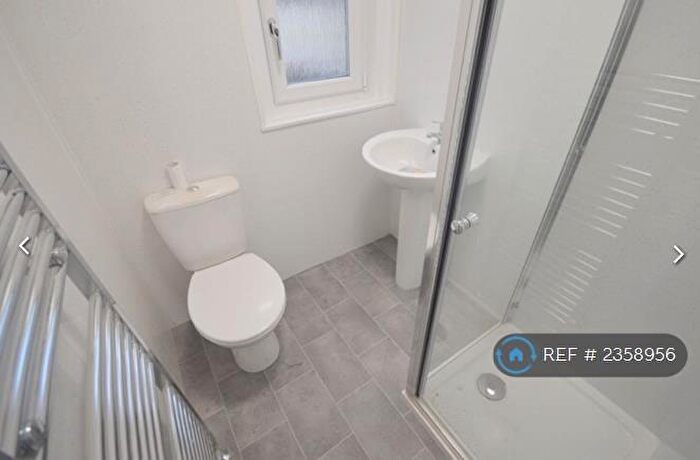 2 Bedroom Flat To Rent In Chantinghall Terrace, Hamilton, ML3