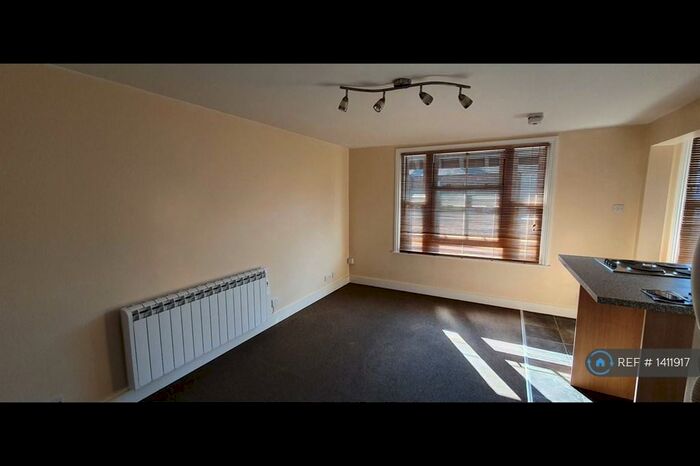 1 Bedroom Flat To Rent In Western Road, Tring, HP23