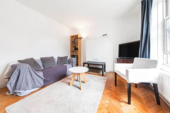 3 Bedroom Flat To Rent In Henry Jackson Road, Putney, London, SW15