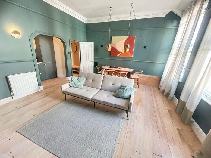 2 Bedroom Flat For Sale In Hazards House, West Street, Gravesend, Kent, DA11