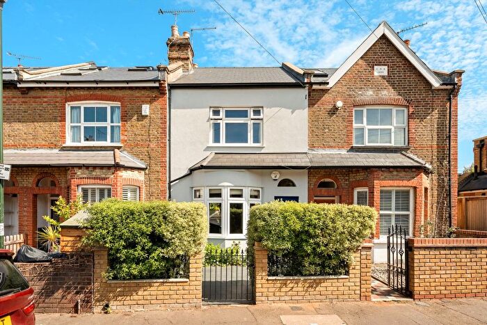 3 Bedroom Property For Sale In Heron Road, St Margarets, TW1