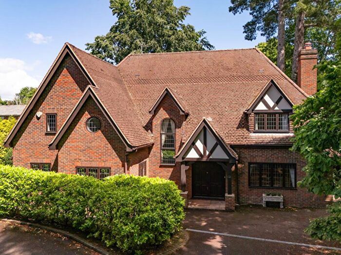 5 Bedroom Detached House For Sale In Beechmeads, Cobham, KT11