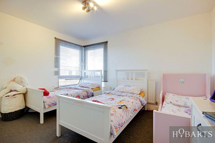 2 Bedroom Flat For Sale In Winkfield Road, Crown Close, N22