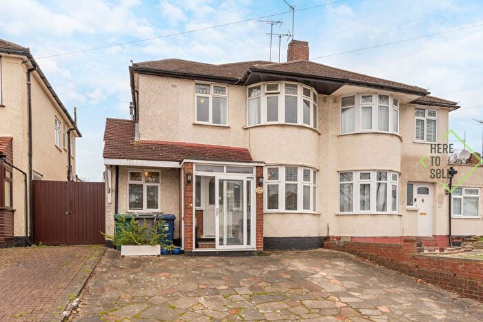 4 Bedroom Semi-detached House For Sale In Gallants Farm Road, East Barnet, Barnet, Hertfordshire, EN4
