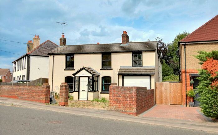 5 Bedroom Detached House To Rent In Marrowbrook Lane, Farnborough, Hampshire, GU14