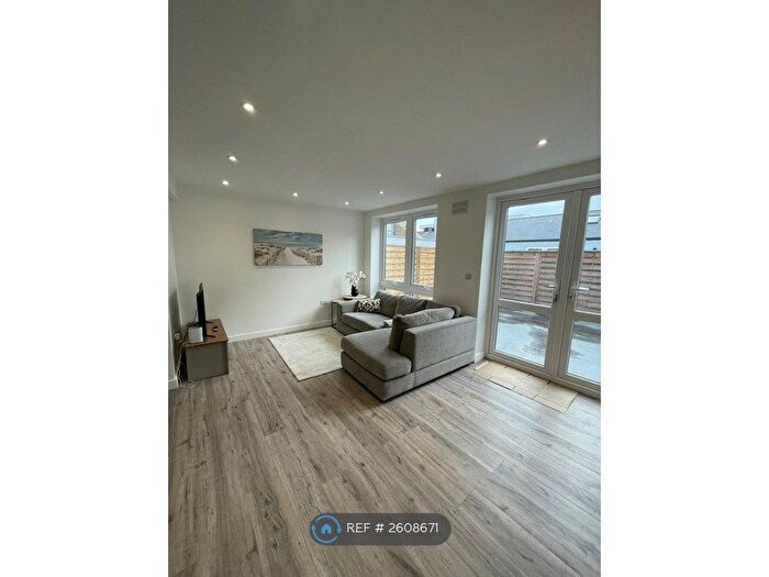3 Bedroom Flat To Rent In Alexandra Street, Southend-On-Sea, SS1