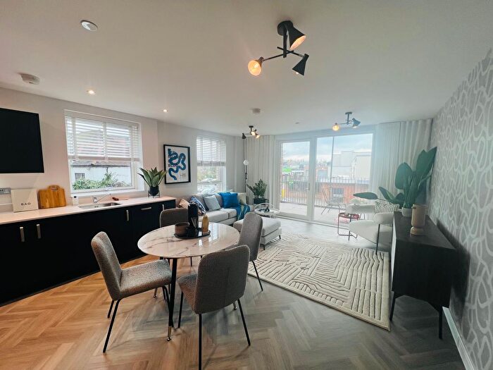 2 Bedroom Flat To Rent In Moorbridge Road, Maidenhead, SL6