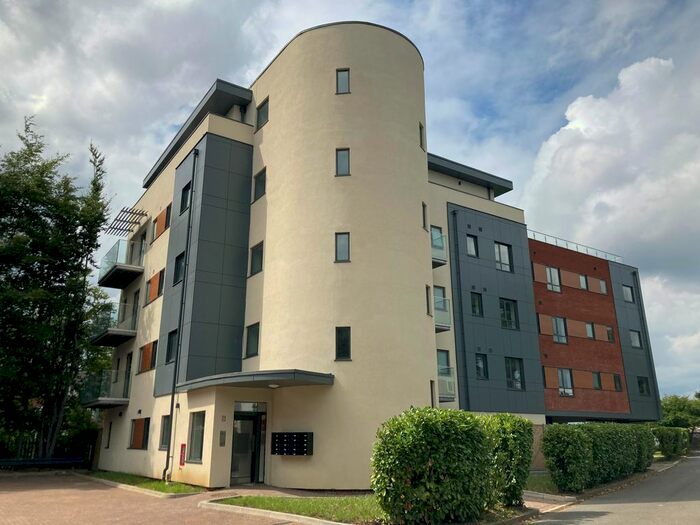 2 Bedroom Flat To Rent In Great North Road, Hatfield, AL9