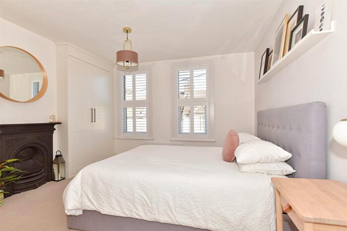 2 Bedroom Terraced House For Sale In Clive Road, Rochester, Kent, ME1