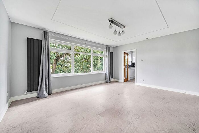 2 Bedroom Flat To Rent In Dell Farm Road, Ruislip, HA4