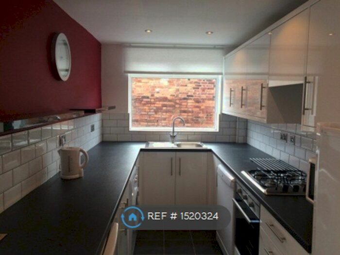 6 Bedroom Terraced House To Rent In Portland Road, Nottingham, NG7