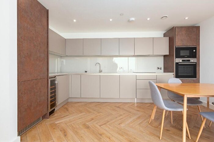 2 Bedroom Flat To Rent In Anaconda Cut, Greengate, M3