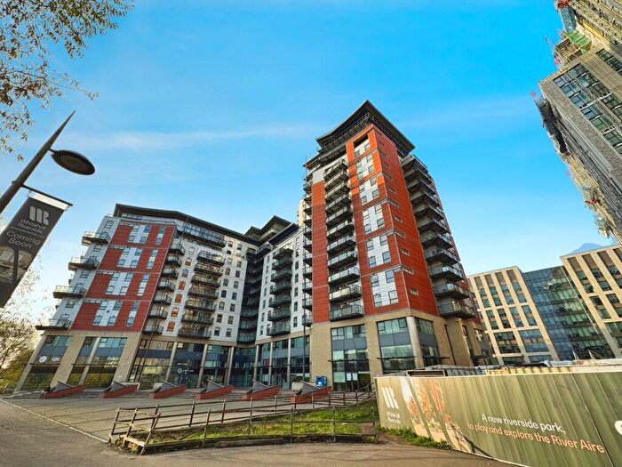 2 Bedroom Flat To Rent In Riverside Way, Leeds, West Yorkshire, LS1