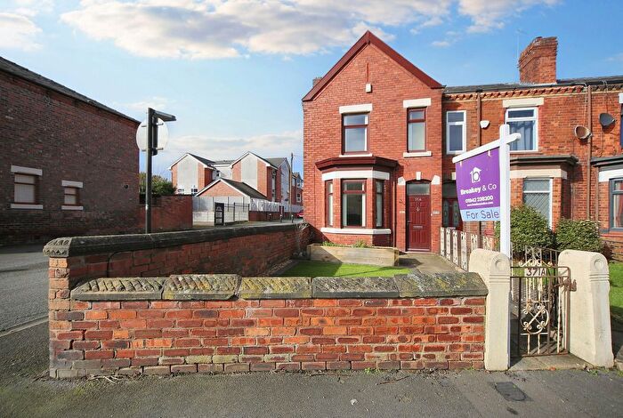 3 Bedroom End Of Terrace House For Sale In Ormskirk Road, Wigan, WN5