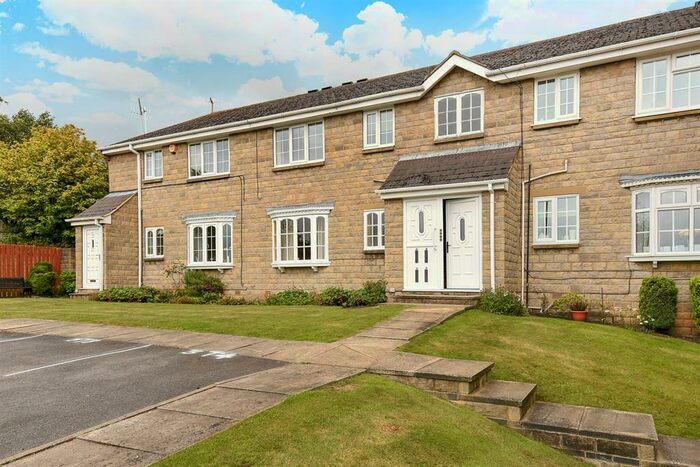 2 Bedroom Apartment To Rent In Borrowdale Croft, Yeadon, Leeds, LS19