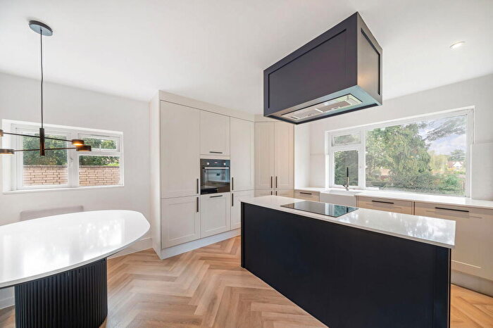 1 Bedroom Maisonette To Rent In Claire Court, Woodside Avenue, N12